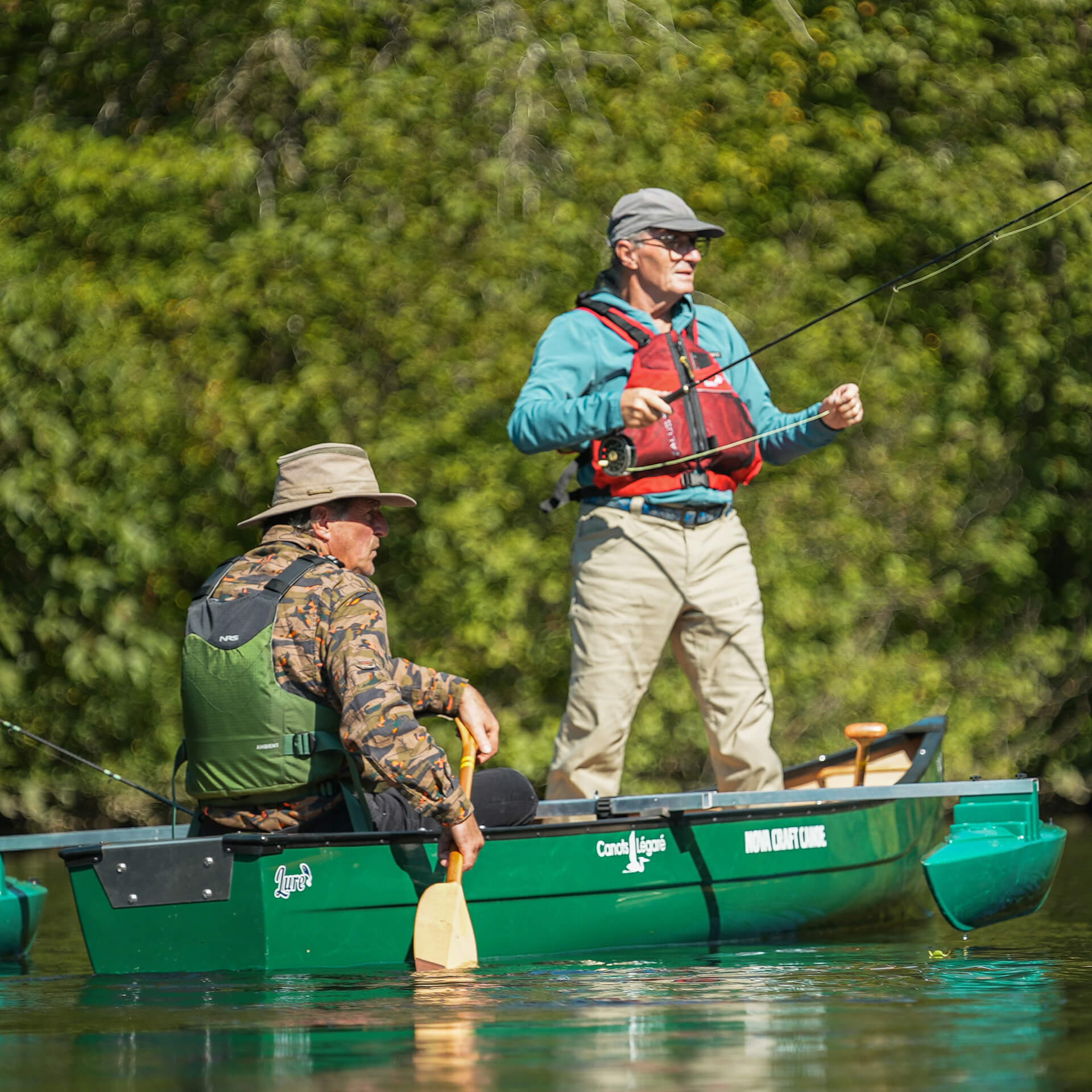 Les meilleurs canots pour la pêche au saumon
